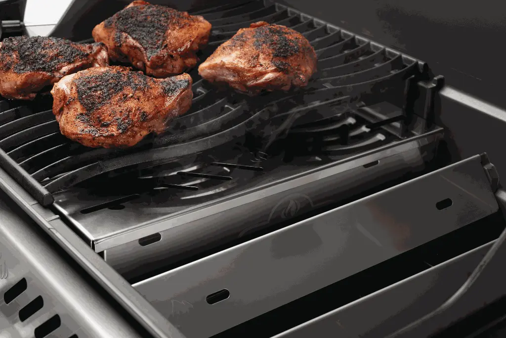 67013-flavorloversstarterkit-inuse-closeup-smokerbox.webp