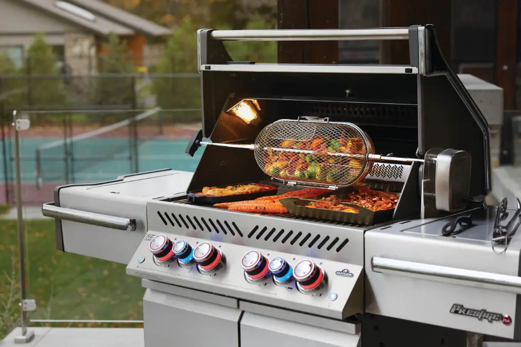 PRO500RSIBPSS-3-Web-Gallery-05-PrestigePro-500-3-RSIB-Life-Grill-Food.webp