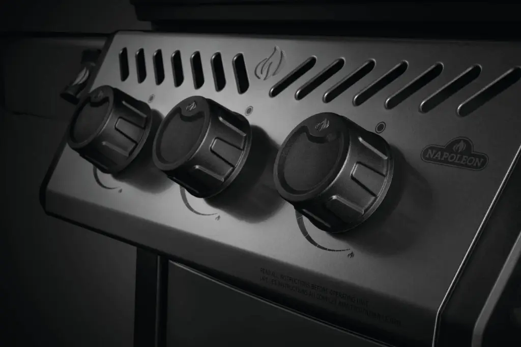 F365PGT-DE-Web-Gallery-07-Freestyle-Detail-Knobs.webp